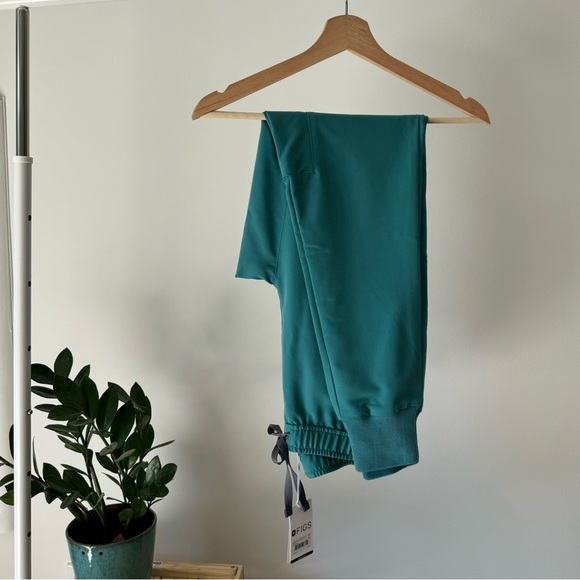 NWT Men's Cactus Tansen™ - Jogger Scrub Pants - XS / Cactus - Picture 3 of 3